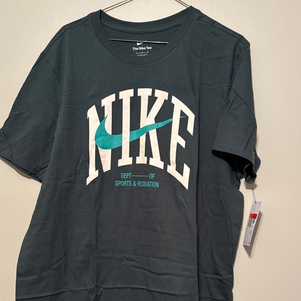 Nike Men's Dark Gray T-Shirt with Teal Logo